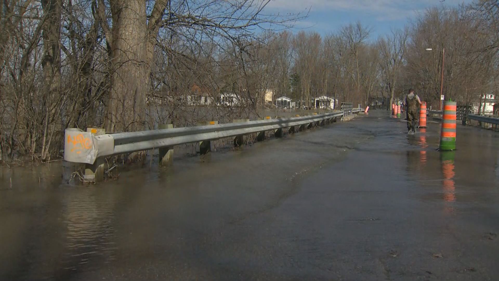 Montreal community ramps up flood defences as rising river levels spark concern