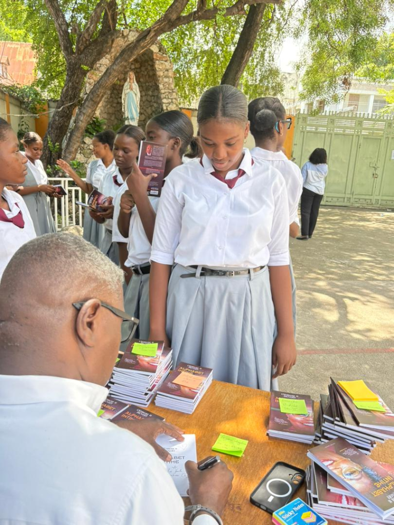 Du souvenir à l’inspiration : Clément II BENOÎT fait vibrer le Collège Coeur Immaculée de Marie (CIM )