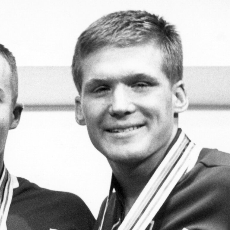 Steve Clark, Olympic Swimmer Shadowed by Depression, Dies at 82