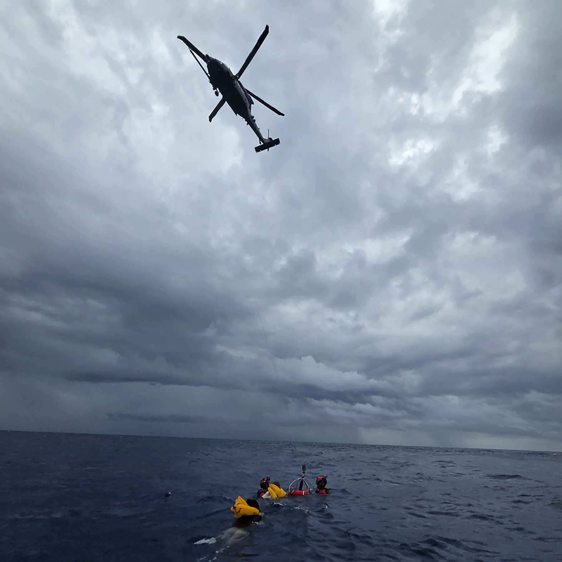 11 Rescued From Raft After Plane Crash Off the Coast of Florida