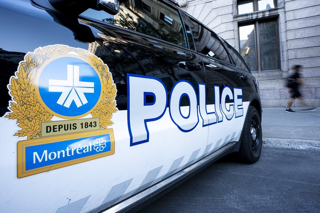 Teen stabbed outside Montreal high school, police say injuries not life-threatening