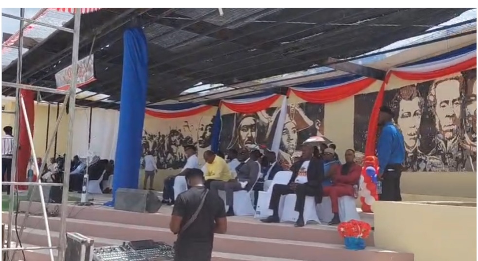Gonaïves | Place d’Armes restaurée : Jacqueline P. Casséus de la ‘Patrie en Danger’ et le maire appellent à protéger le haut lieu de l’Indépendance