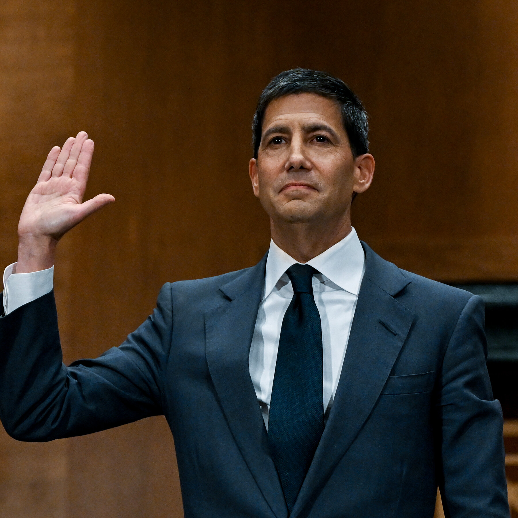 Warsh to Take Charge of Fed Facing Rising Inflation Threat