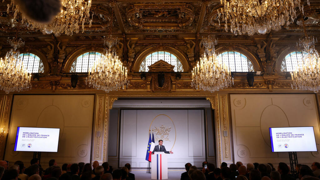 France bets on 'desirable' electric future, thanks to major private funding