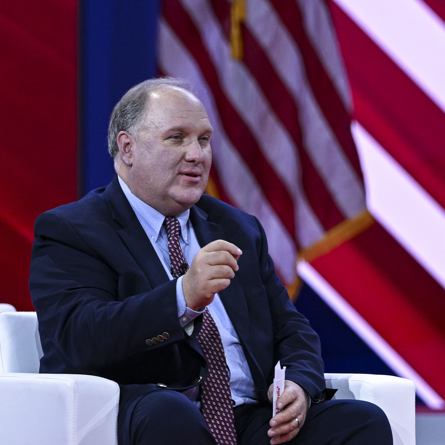 Journalist Favored by Trump Is in Talks to Join White House in Temporary Role