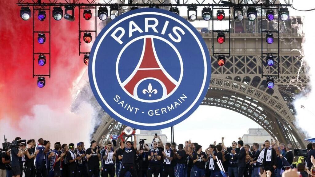Football heroes: PSG victory toasted by thousands of fans in Paris
