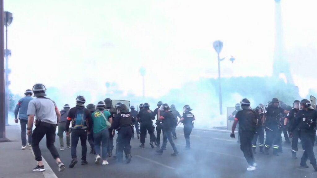 Sacre du PSG – Violences à Paris : une nuit de célébrations marquée par un mort et environ 800 arrestations