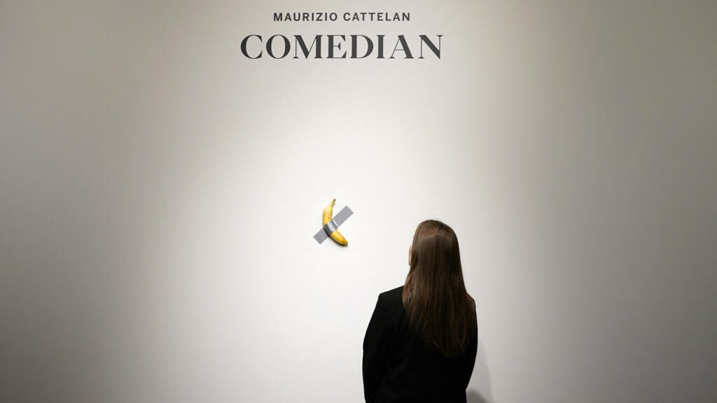 Cattelan’s famous taped banana stolen from French museum