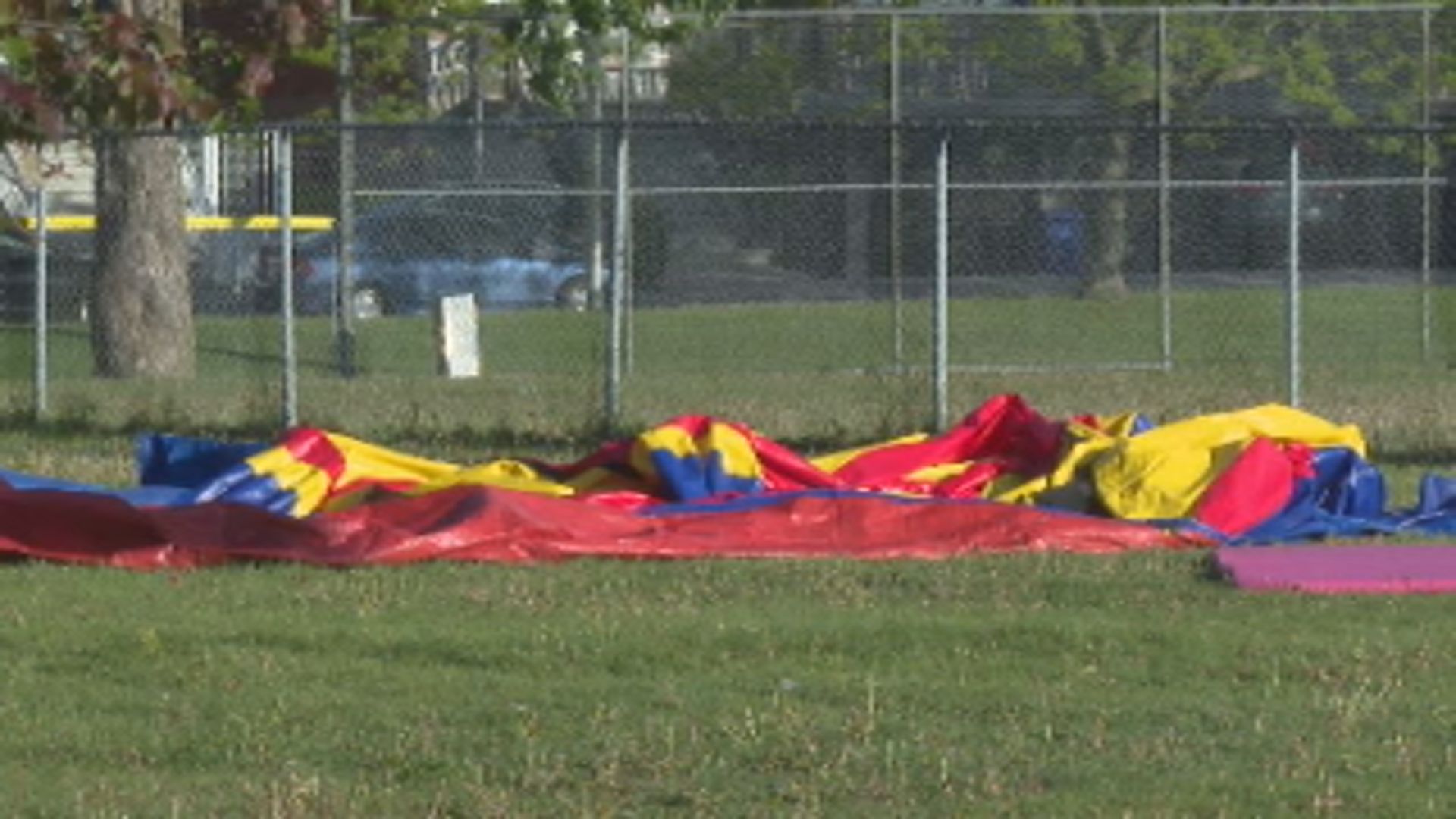 Child, 3, dies from injuries after bouncy castle swept up by wind in Montreal