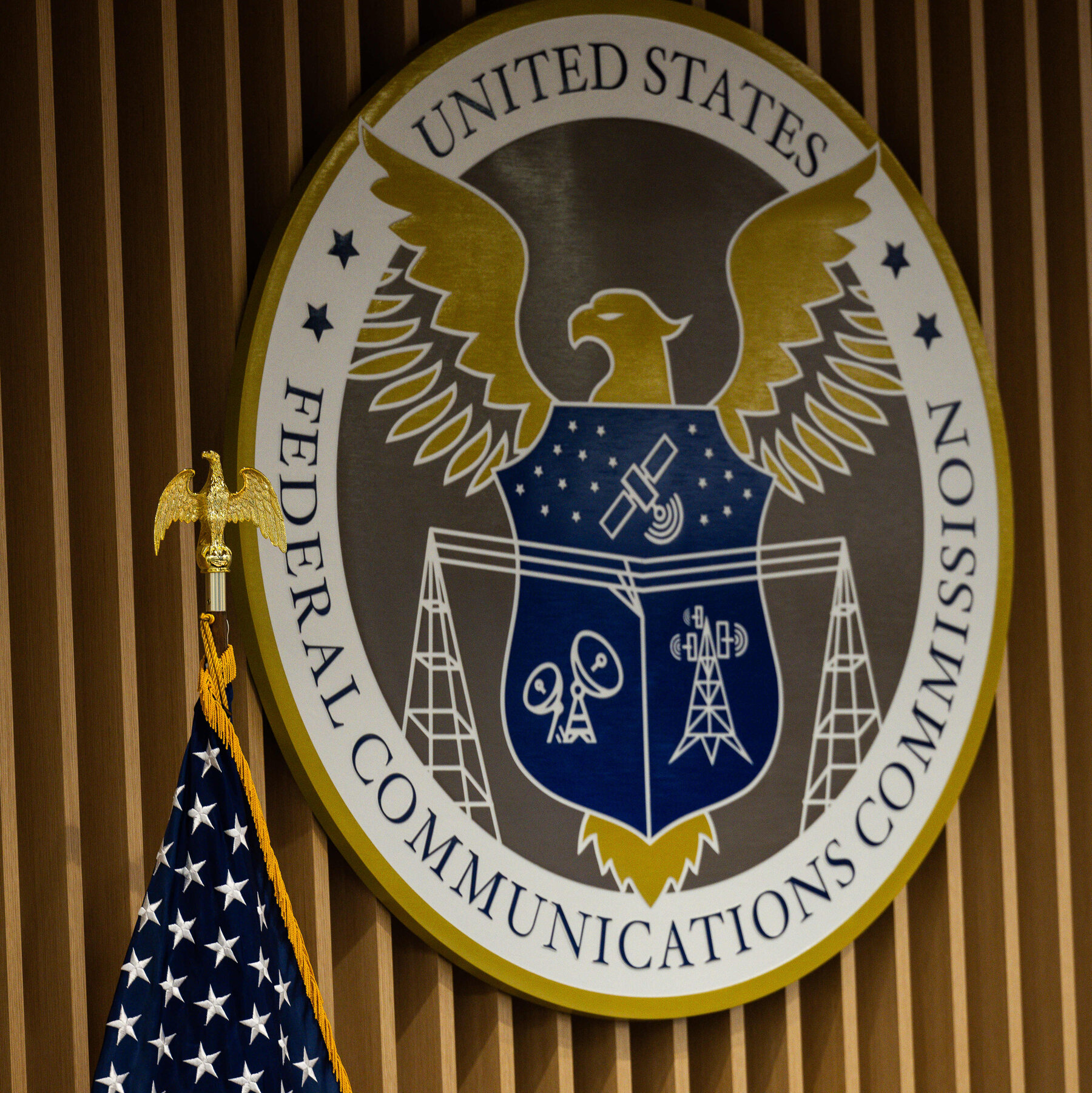 Supreme Court Backs F.C.C. Power to Levy Fines Against Cellphone Carriers