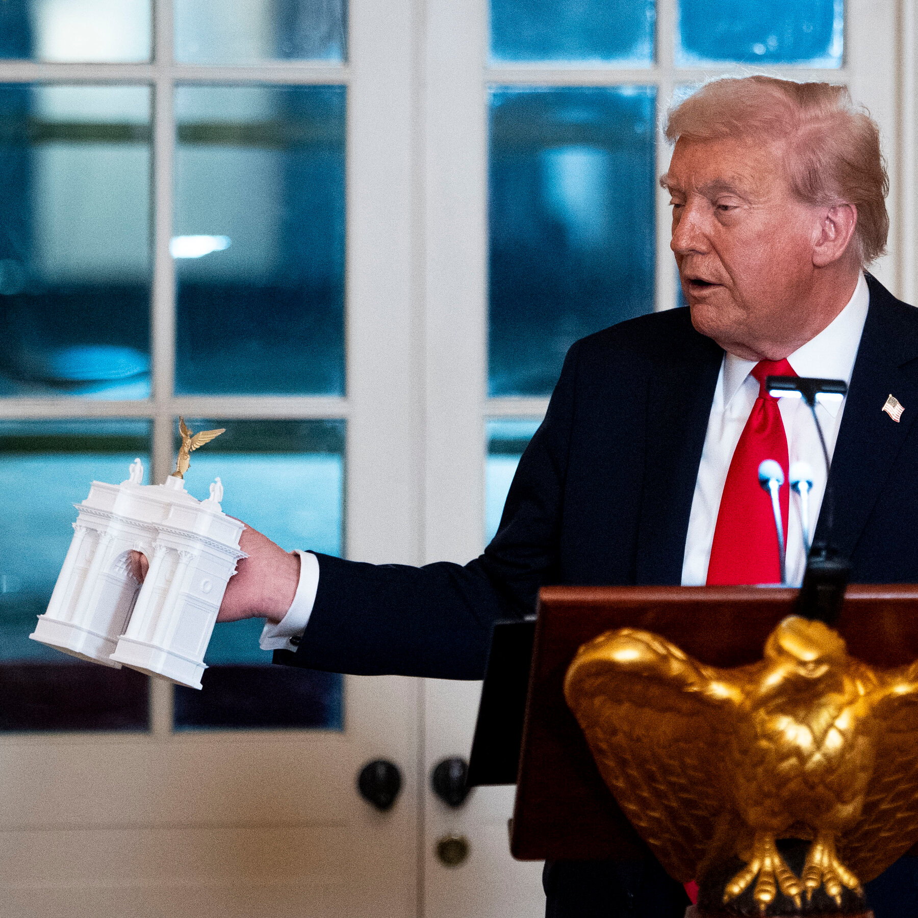Trump’s Arch Project to Face Questions and Criticism at Planning Meeting