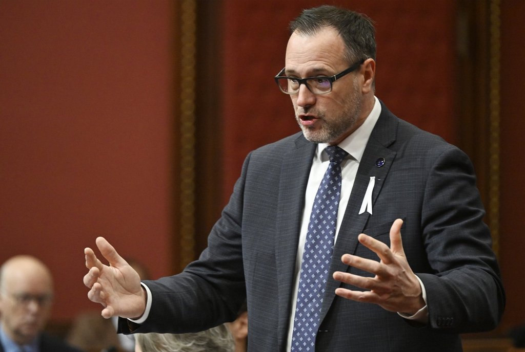 Quebec tables bill to extend French language rules to adult education, drawing backlash