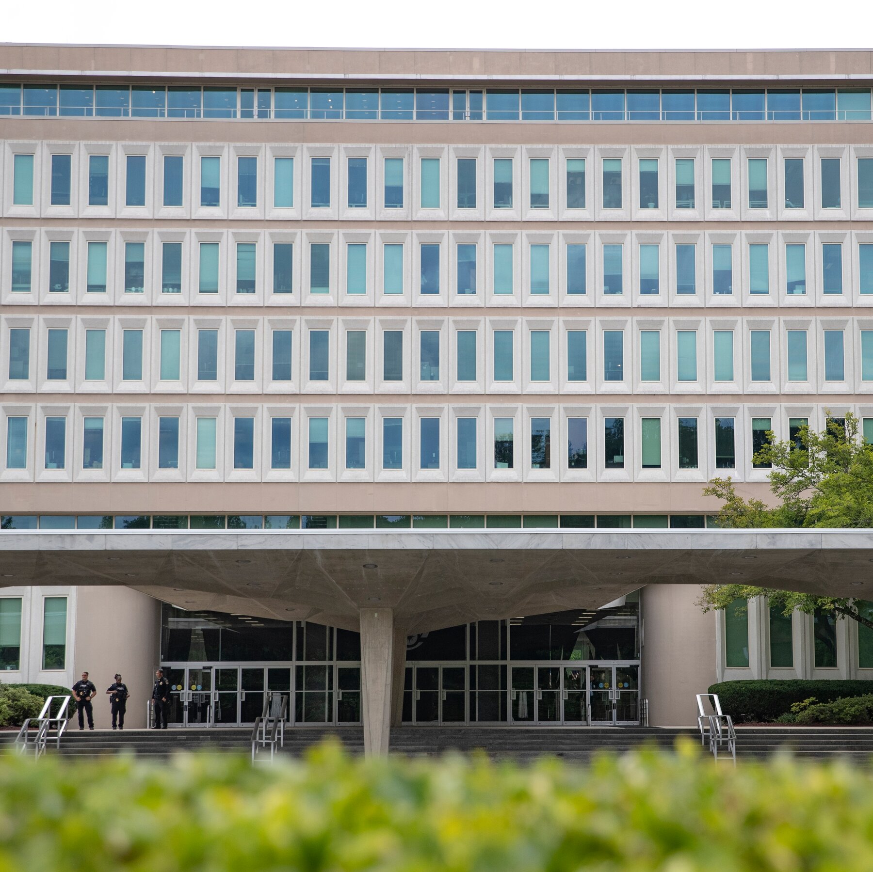 C.I.A. Officer Found With Gold Bars Said to Have Created Fake Spy Program