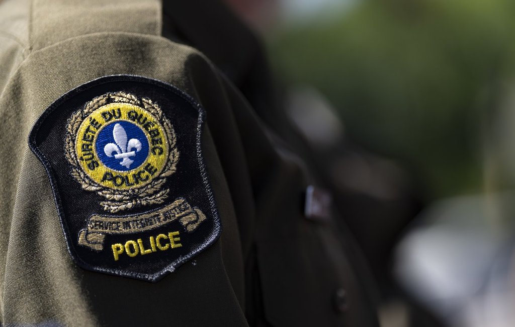 Man arrested after driving 217 km/h, fleeing from officers: Quebec police
