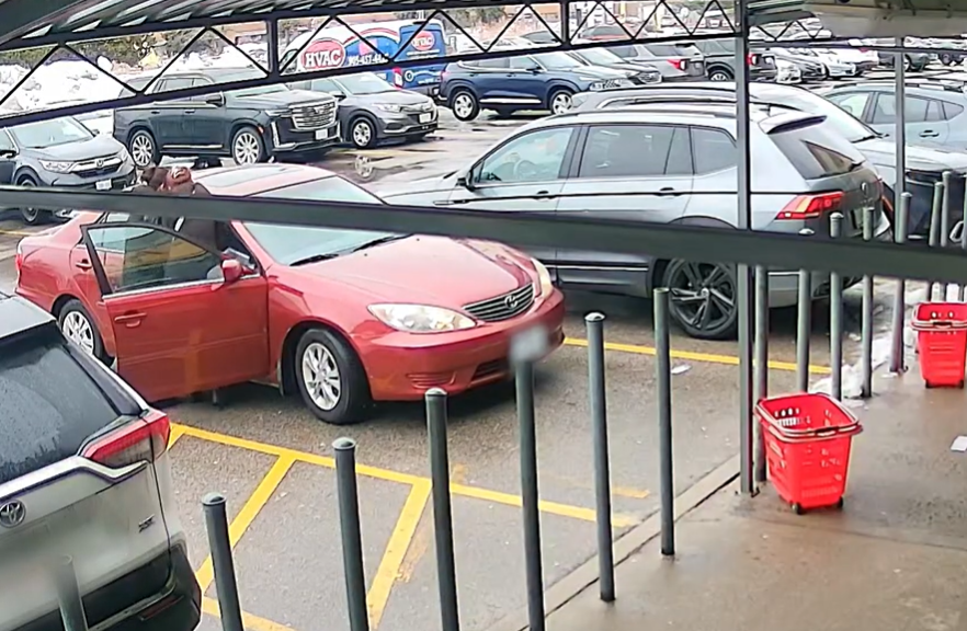Toronto sees ‘alarming’ rise in distraction thefts, 2 women face robbery charges