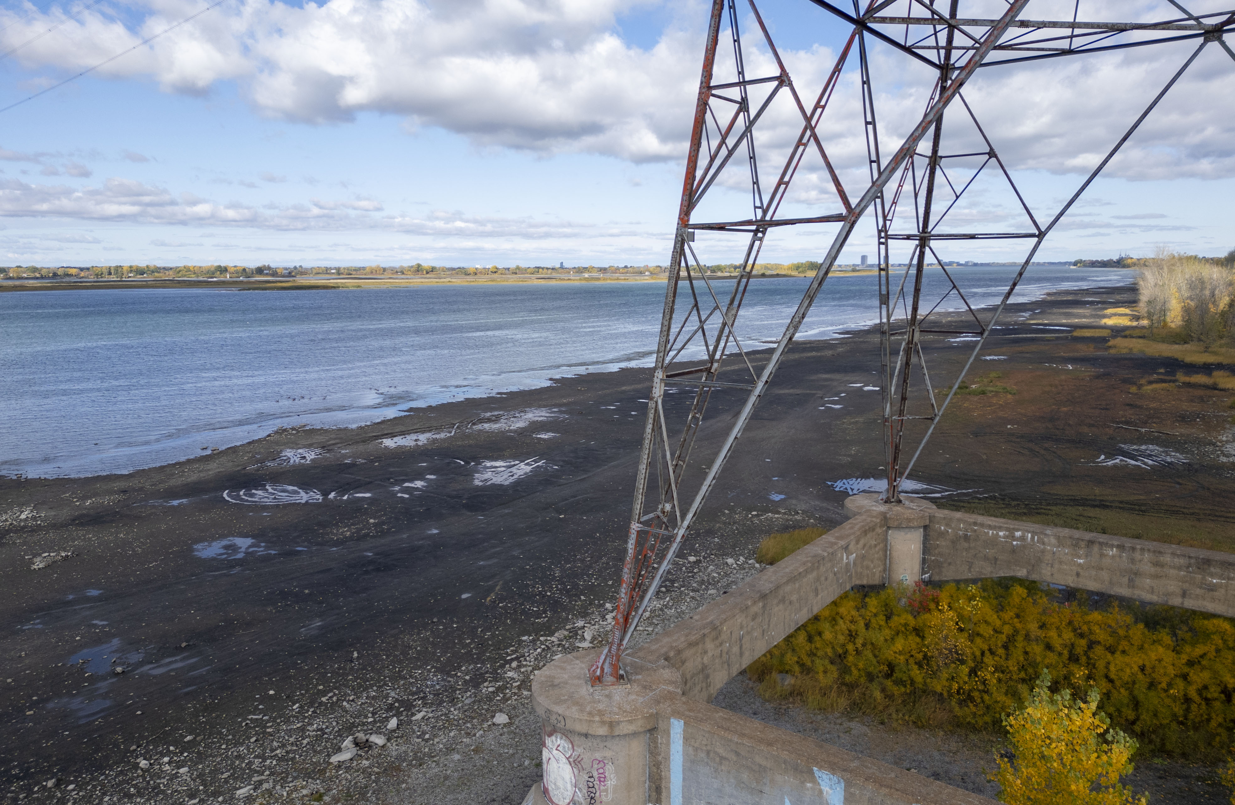 Quebec municipalities and environmentalists say province’s water reserves are at risk