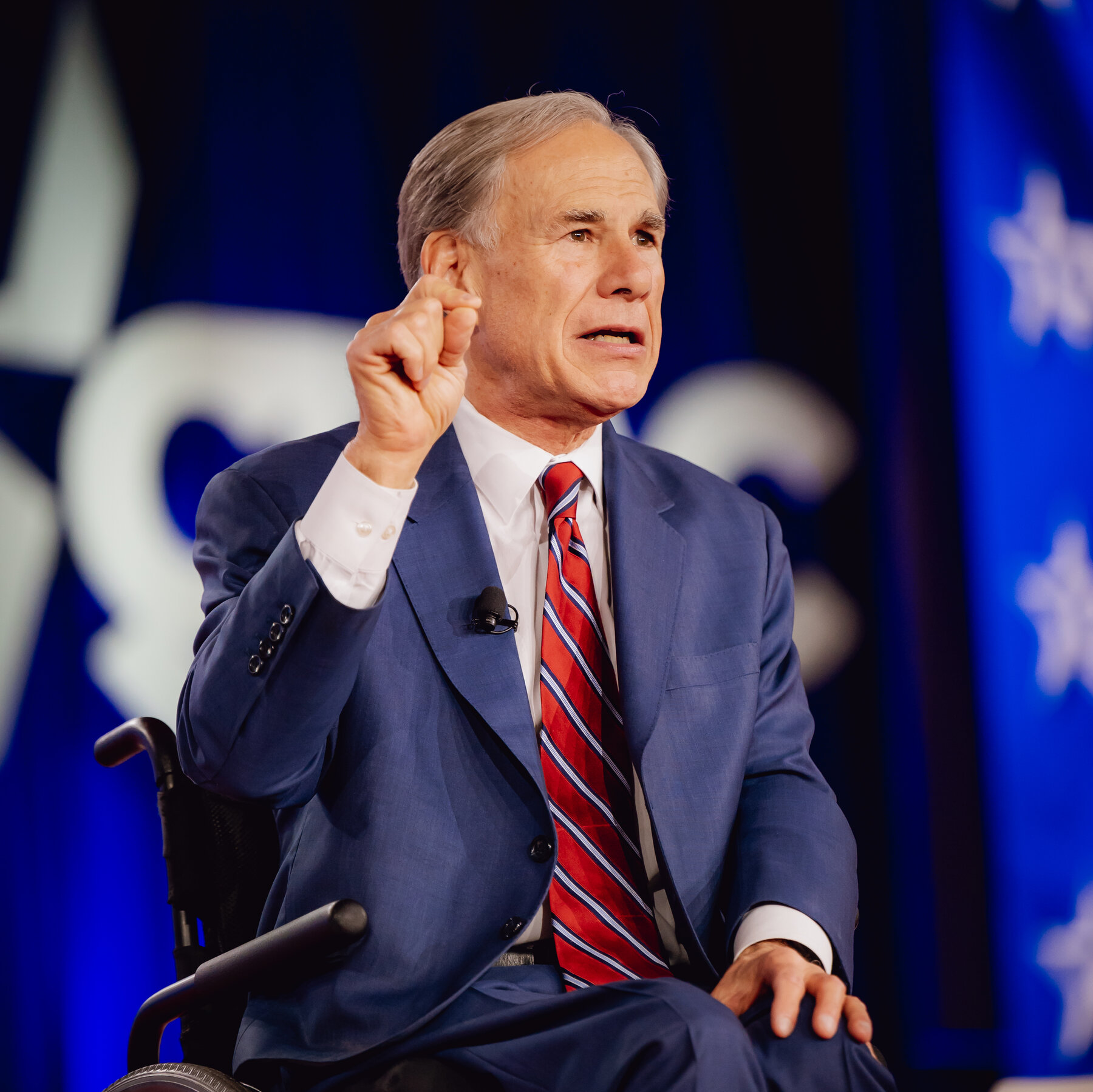 To Defeat Democrats, Texas Governor Embraces the Hard Right
