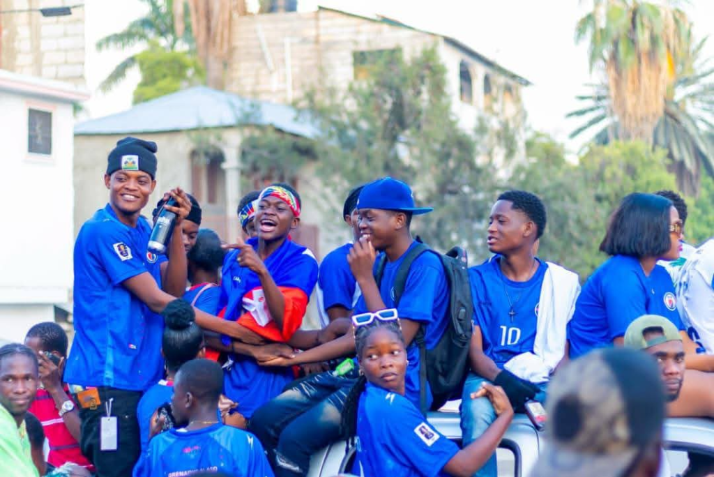 En images — Samedi de ferveur aux Gonaïves : marée humaine pour pousser les Grenadiers au Mondial 2026