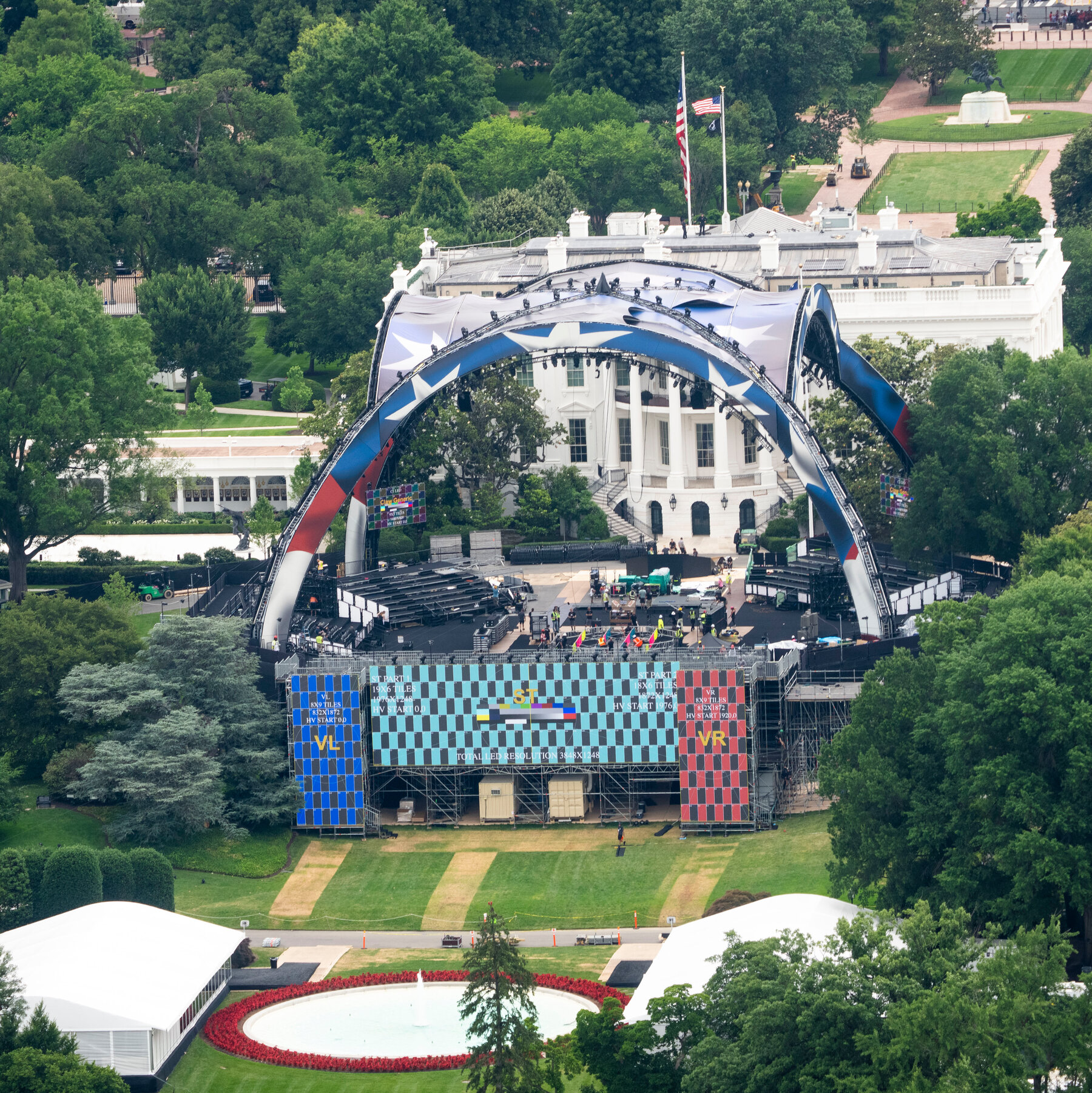 For His 80th Birthday, Trump Brings the Fight to the White House Lawn