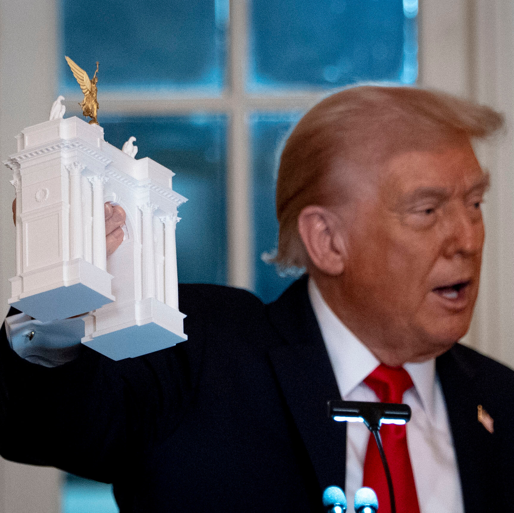 Lawmakers Warn Trump Officials Not to Pursue Arch Project Without Congress