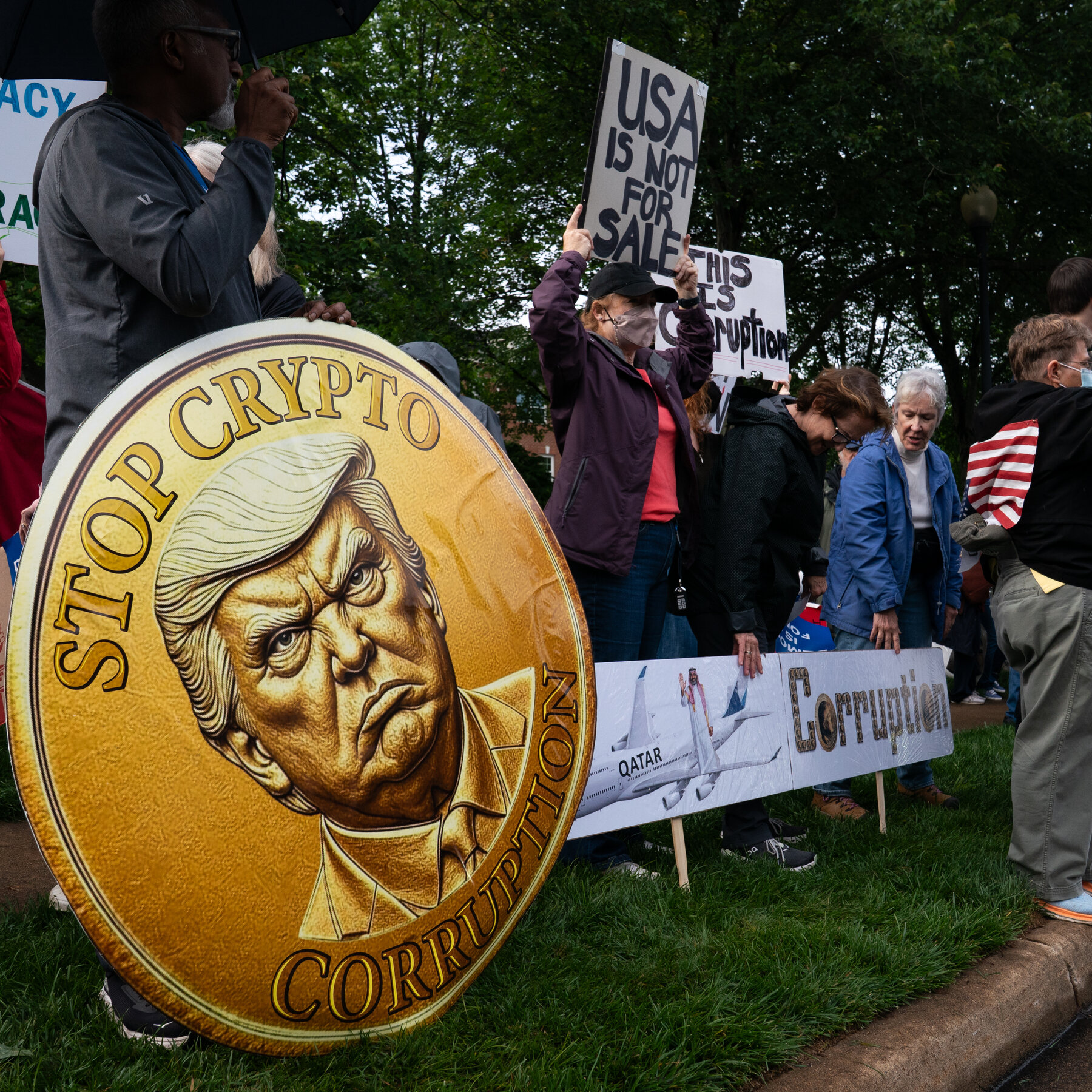 Nearly a Million Investors Lost a Total of $3.8 Billion on Trump Crypto Coin