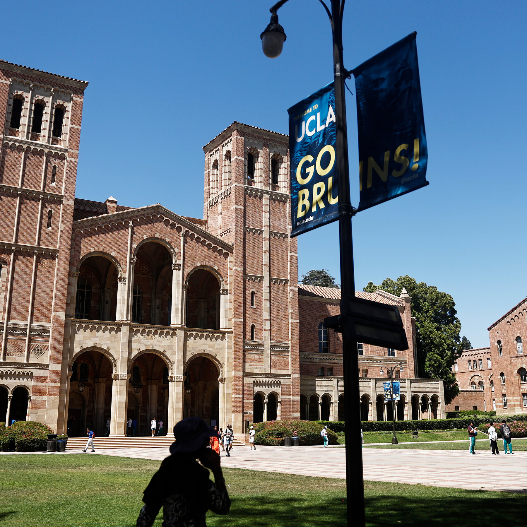 Fake IDs, Dummy Manuscripts and a Rare Book Heist at U.C.L.A.