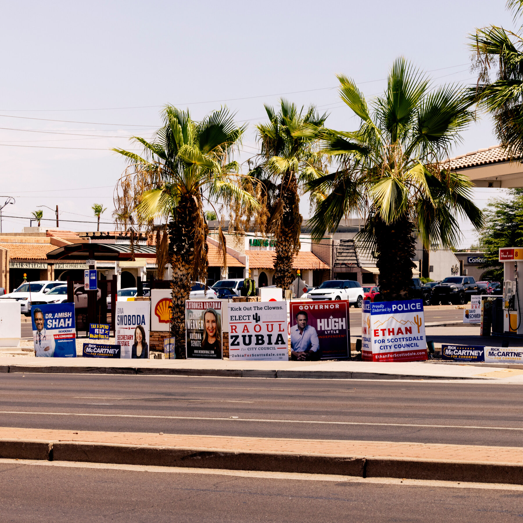 In Arizona’s Primaries, Democrats Fight Over a House Seat They Need Badly