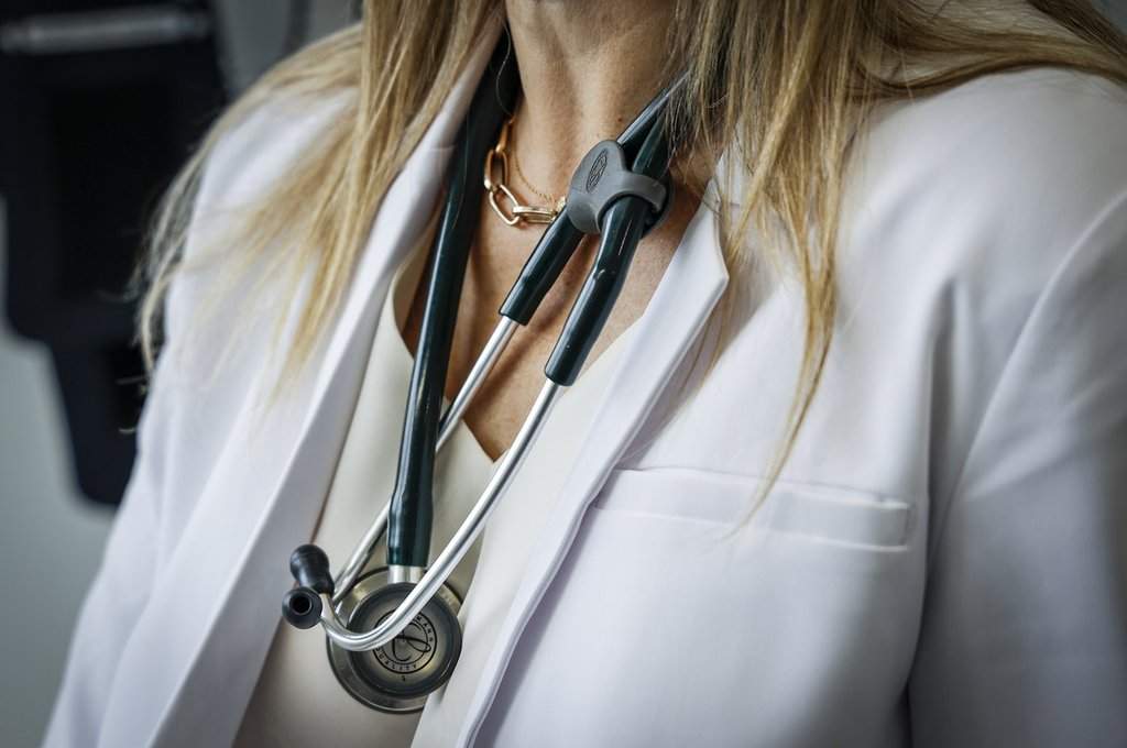 Quebec obstetricians and gynecologists association head to court over pay gap