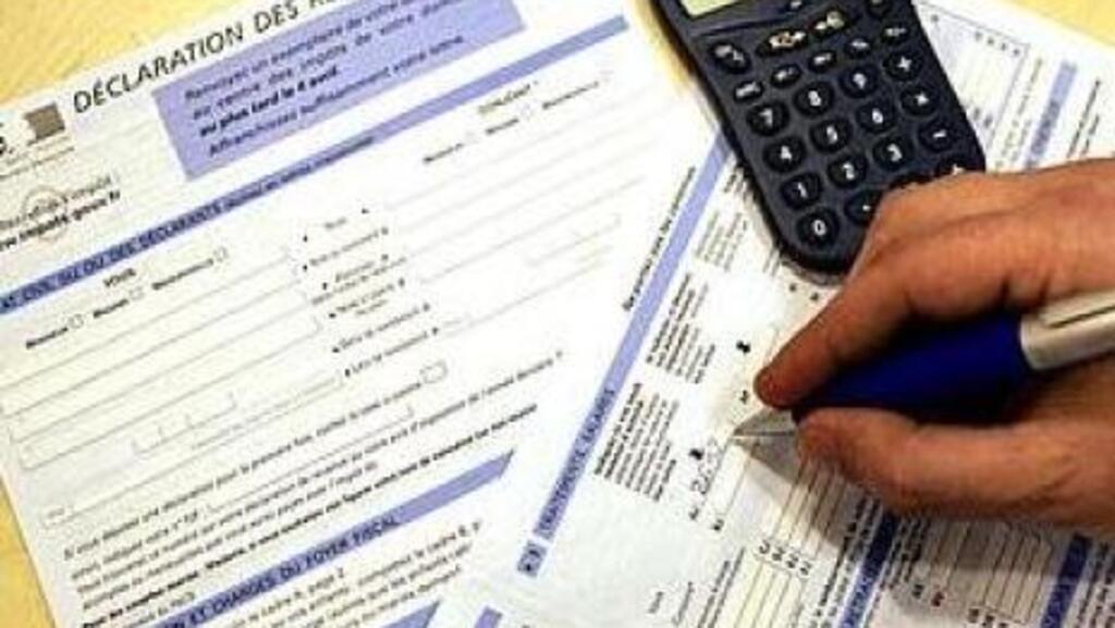 Warnings sent to French taxpayers after hackers allegedly sell stolen data