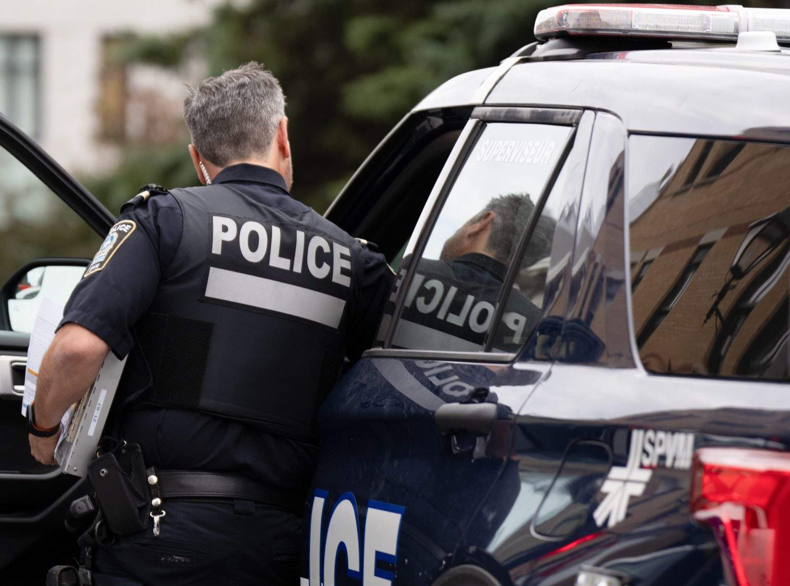 5 accused in jewelry store theft might be linked to other armed robberies: police