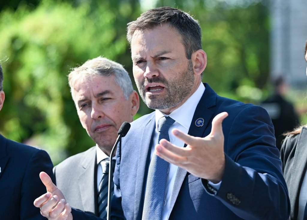PQ touts balanced-budget plan as leaders prepare to face off in pivotal debate