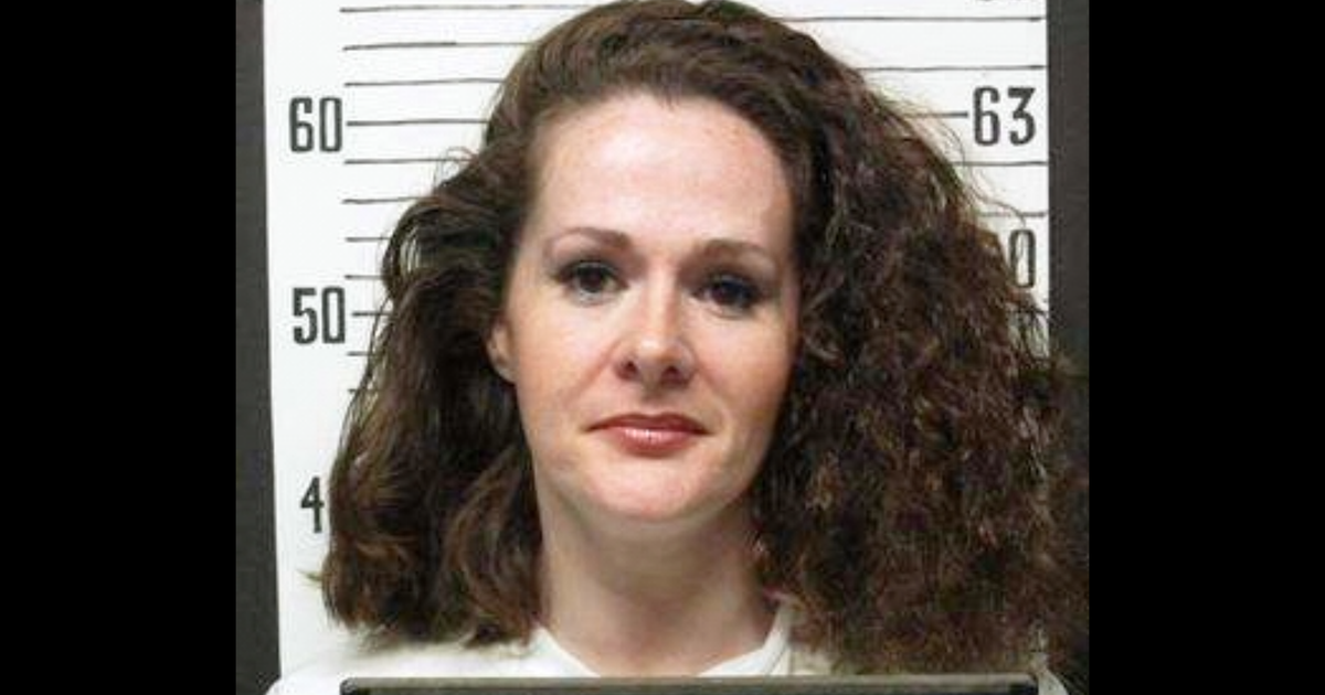 Christa Pike : toujours en vie, inconsciente et sous respirateur après l’exécution manquée — le chef des prisons du Tennessee démissionne