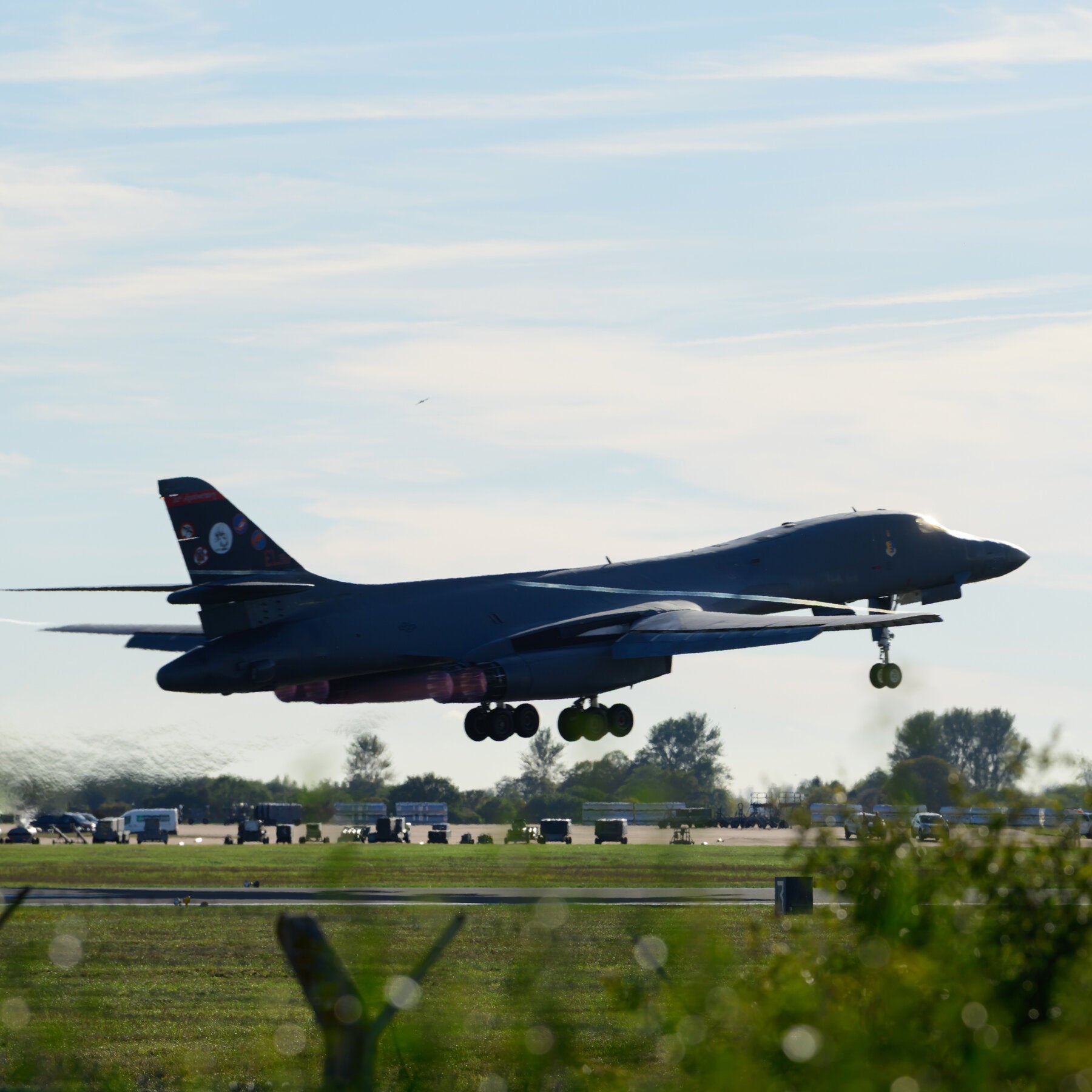 U.S. Rushes to Withdraw Bombers From U.K. Air Base After New Threats