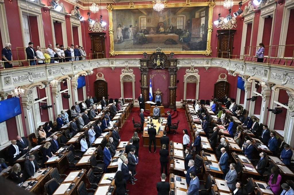 Lawyer seeks order forcing Quebec legislature members to swear oath to the King