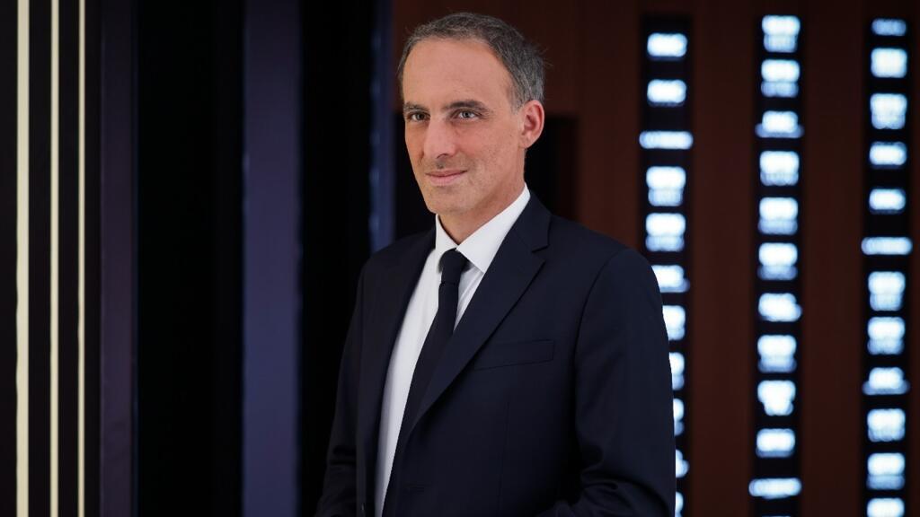 Glucksmann wins French left primary to run as alternative to Melenchon